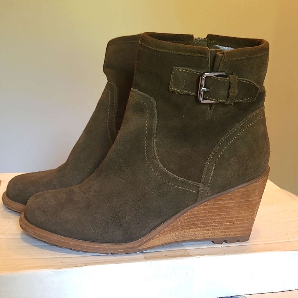 Carlos Santana Wedge Heeled Boots with Buckle Detail Size 10